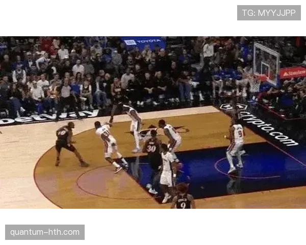 马克西利用与恩比德挡拆制造错位，效率高于上赛季