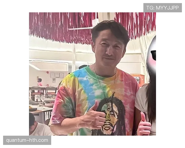 邹市明家的冰箱里塞满蛋白粉，邻居以为他开了健身房